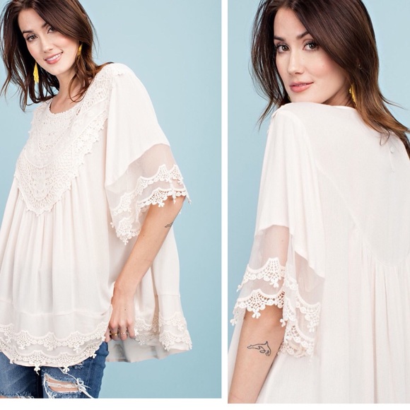 Last 1 ⬇️ Off White Tunic w/ Crochet Details - Picture 2 of 5